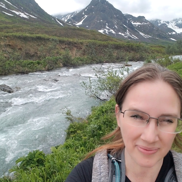 Meet your Posher, Cyndi - Picture 4 of 16